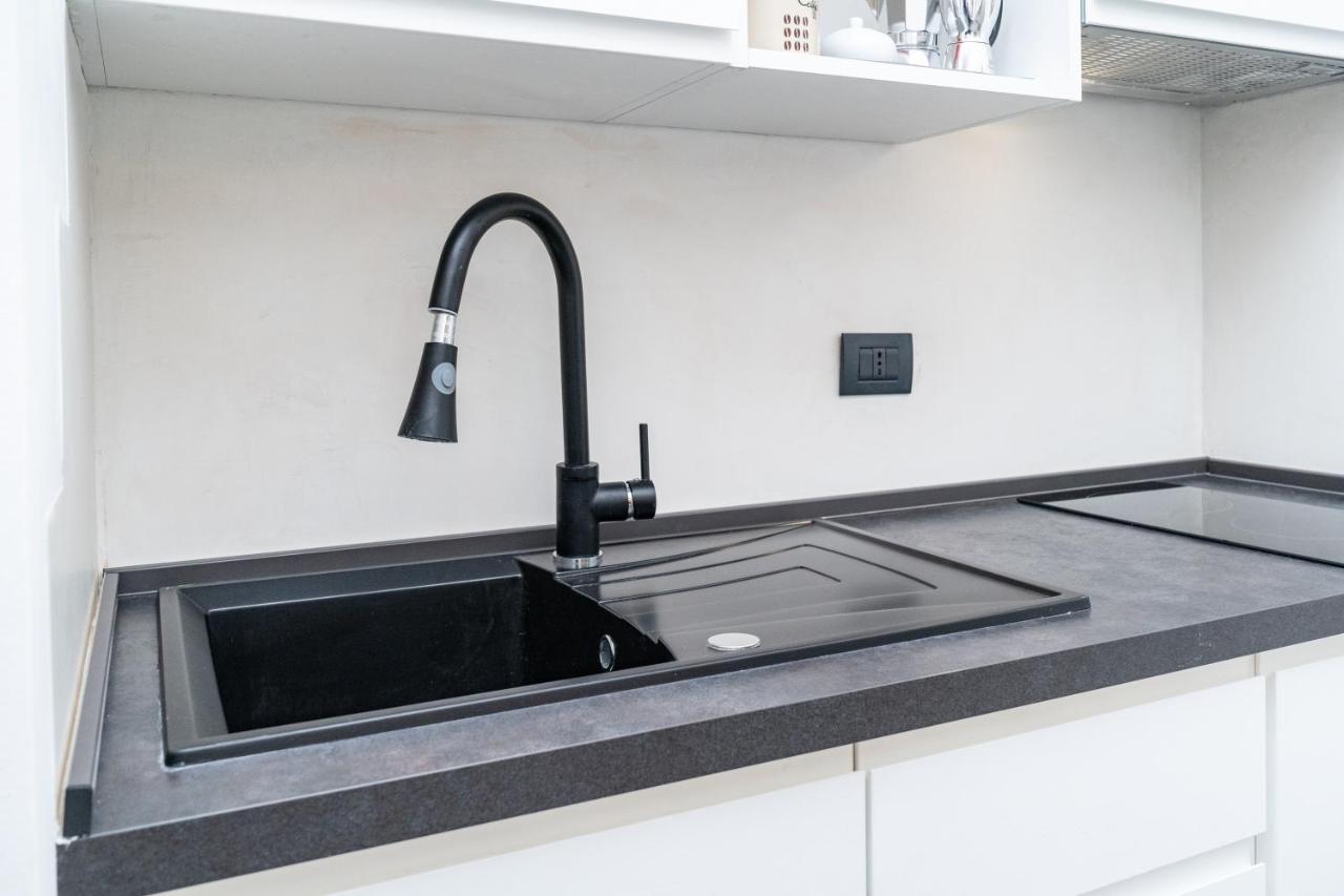 Brand New Studio With Garage - Close To The Beach อักกวาริกา เดล กาโป ภายนอก รูปภาพ